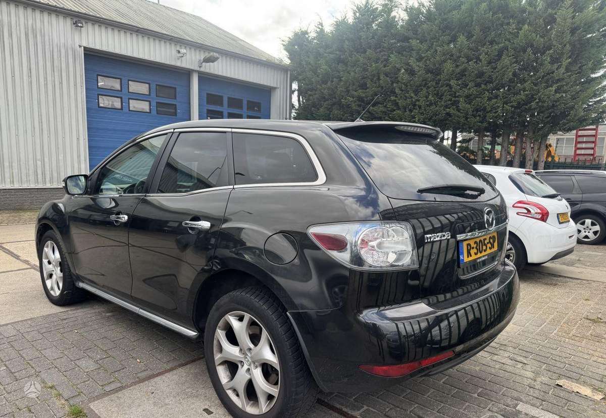 Mazda CX-7 2012 — салон