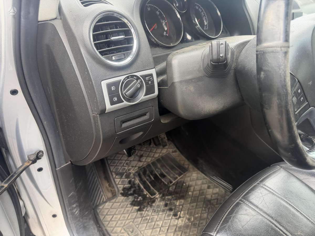 Opel Antara 2012 — photo 10