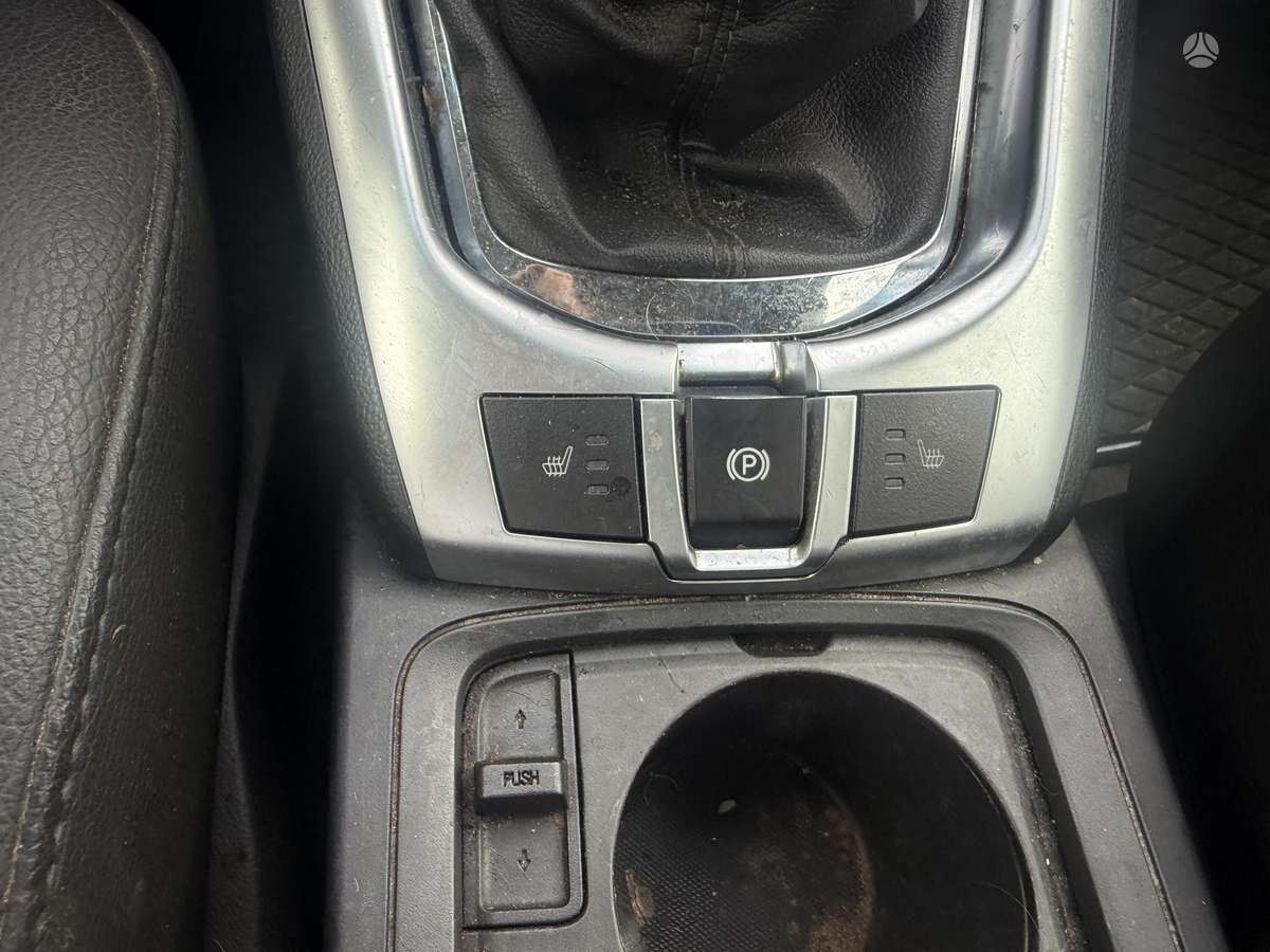 Opel Antara 2012 — photo 13