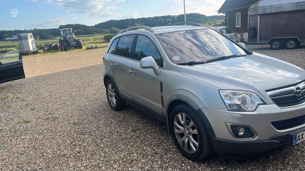Opel Antara 2012 — interior