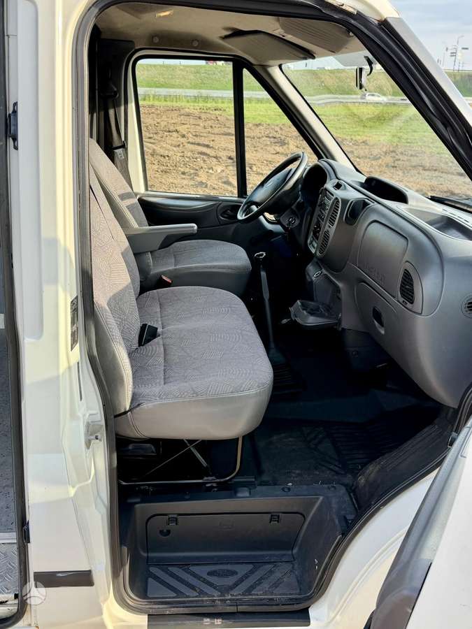 Ford Transit 2006 — photo 19