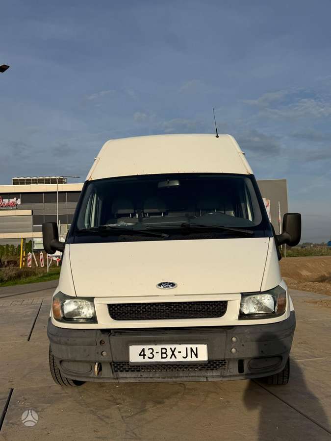 Ford Transit 2006 — rear view