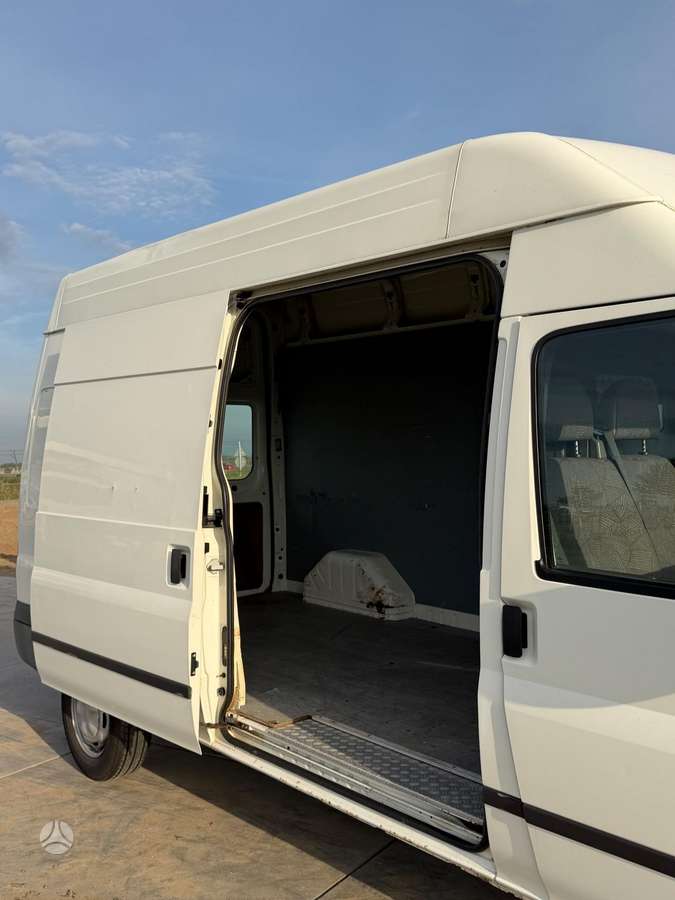 Ford Transit 2006 — photo 28