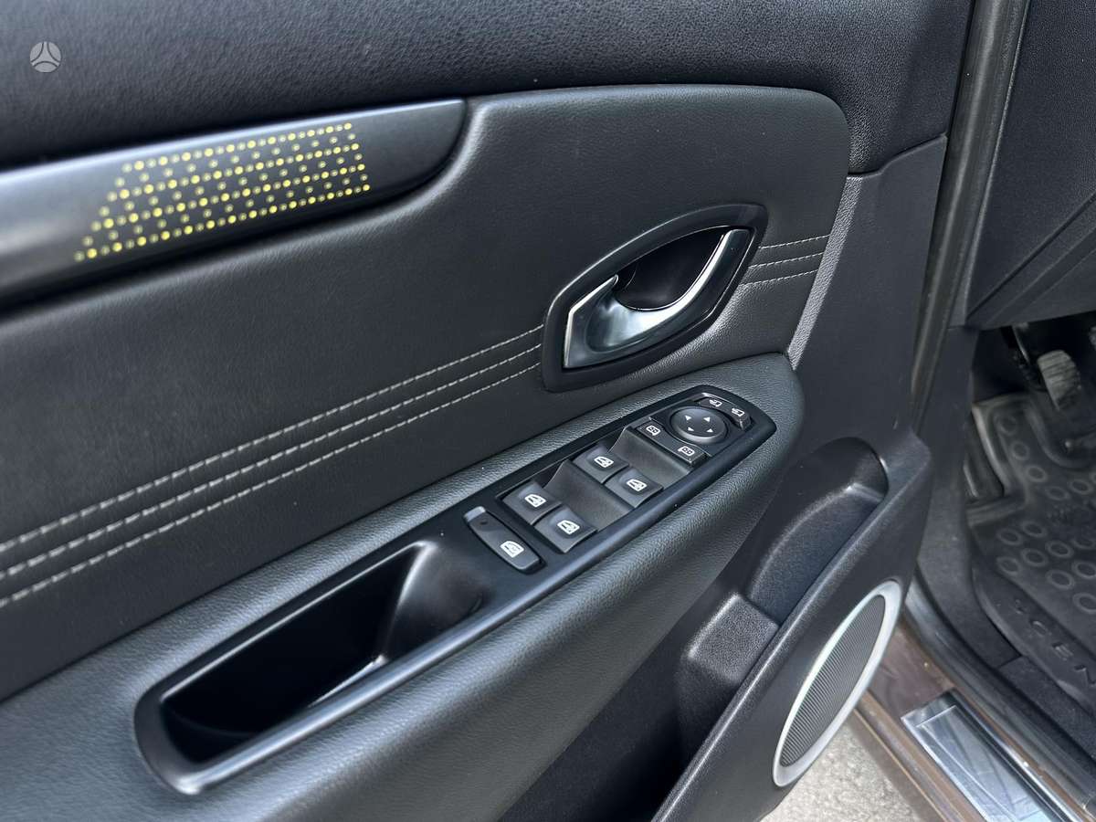 Renault Scenic 2010 — photo 11