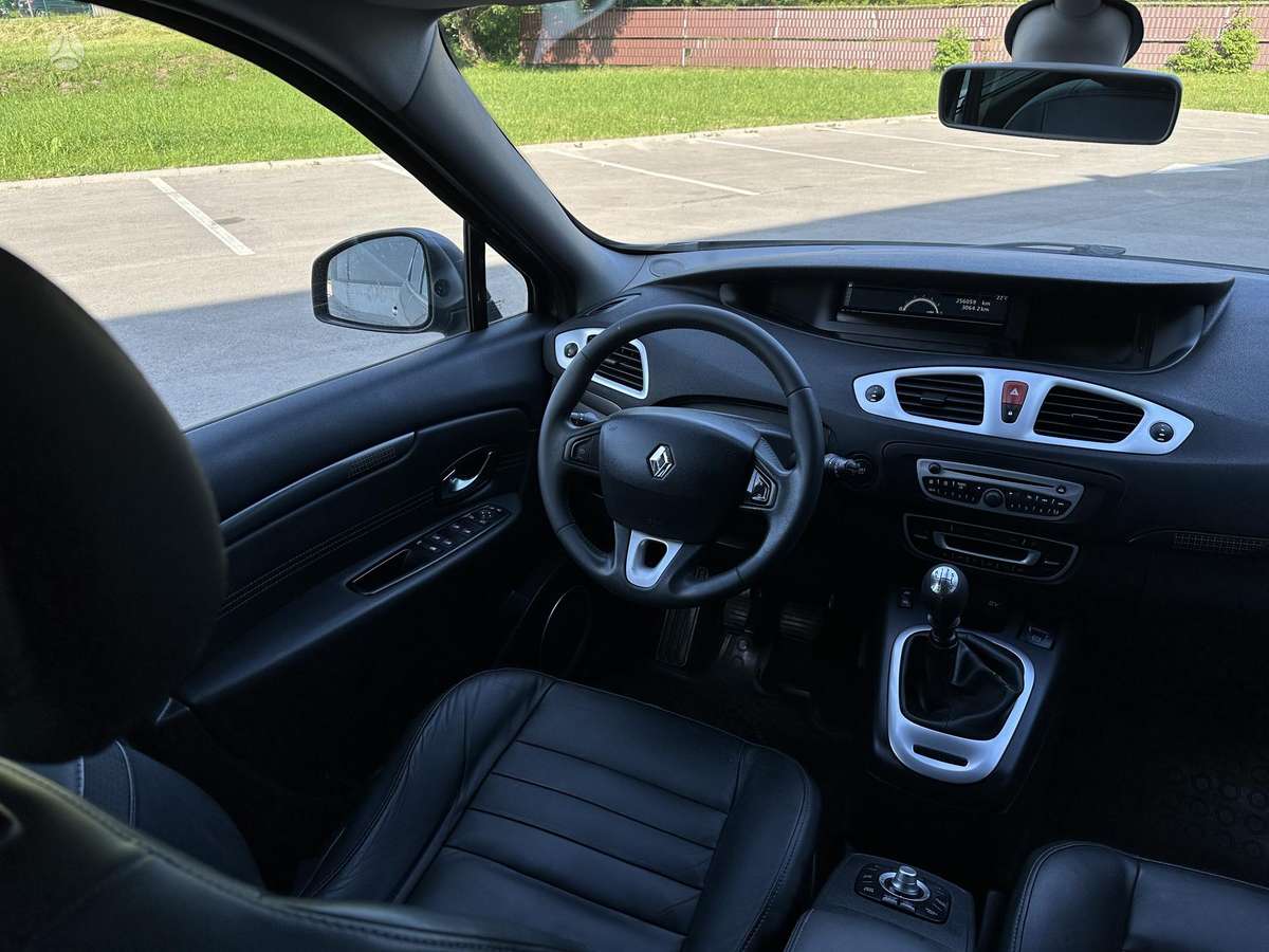 Renault Scenic 2010 — photo 12