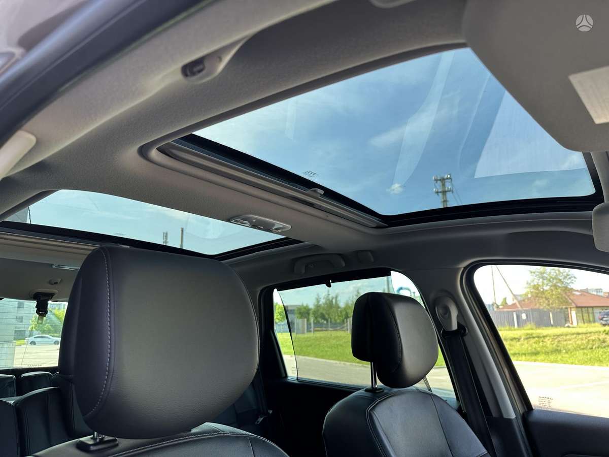 Renault Scenic 2010 — photo 17