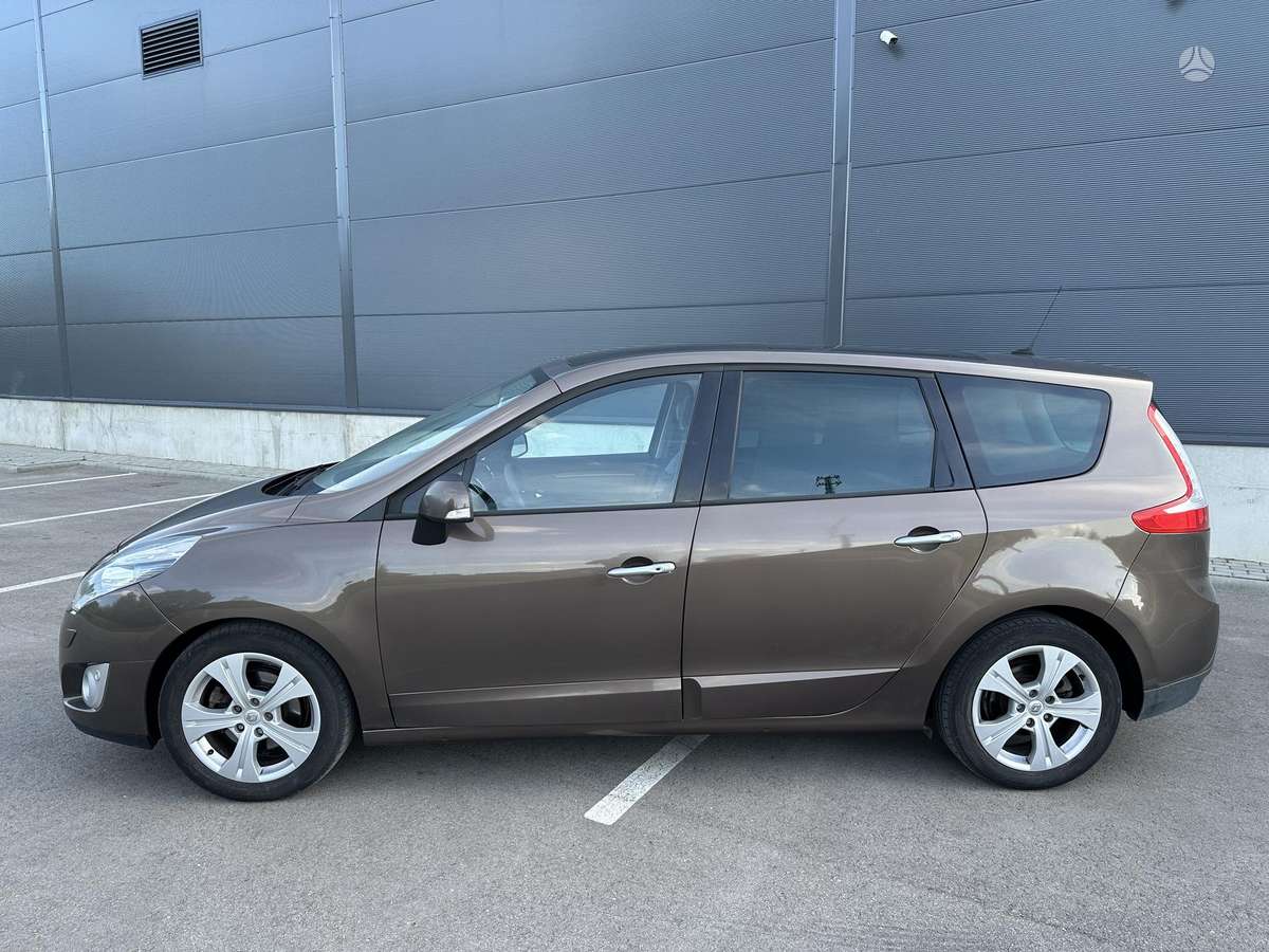 Renault Scenic 2010 — rear view