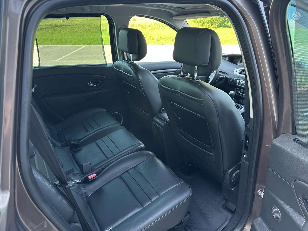 Renault Scenic 2010 — photo 22