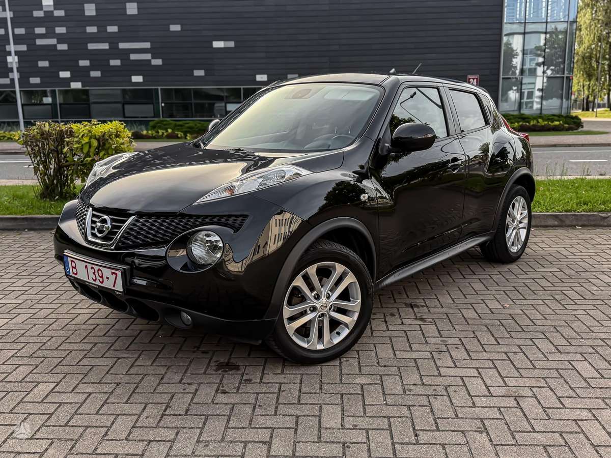 Nissan Juke 2013 — interior