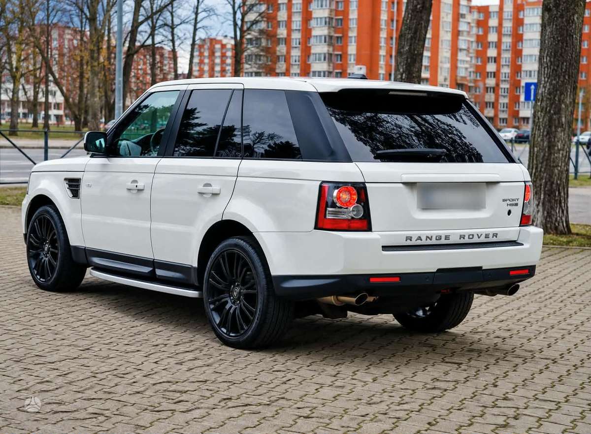 Land Rover 2010 — вигляд ззаду