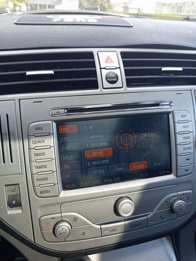 Ford Kuga 2009 — photo 17
