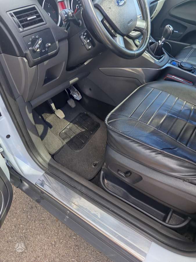 Ford Kuga 2009 — photo 18