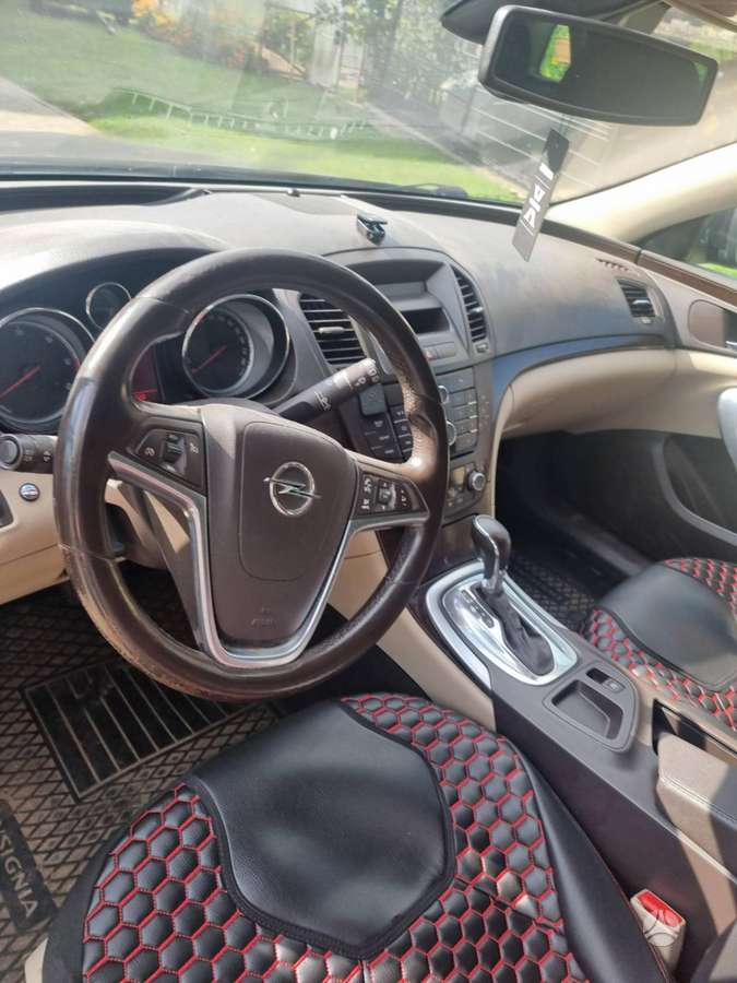 Opel Insignia 2009 — photo 10