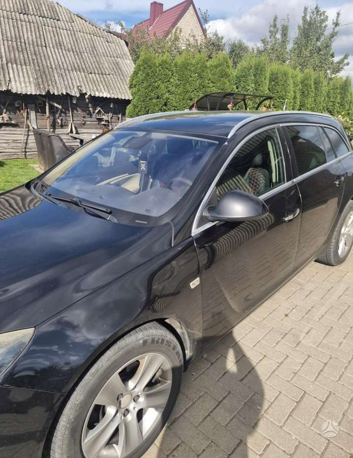 Opel Insignia 2009 — engine 1956 cm³, 131 HP (96kW)