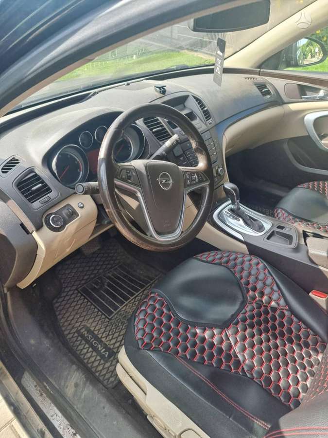 Opel Insignia 2009 — photo 8