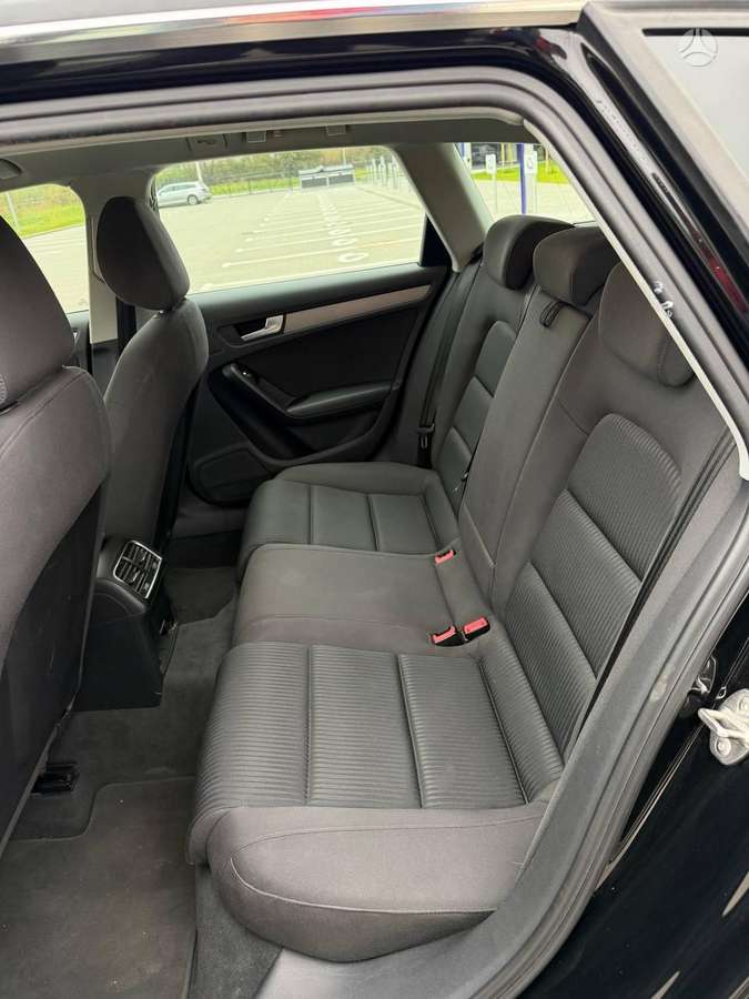Audi A4 2012 — photo 18