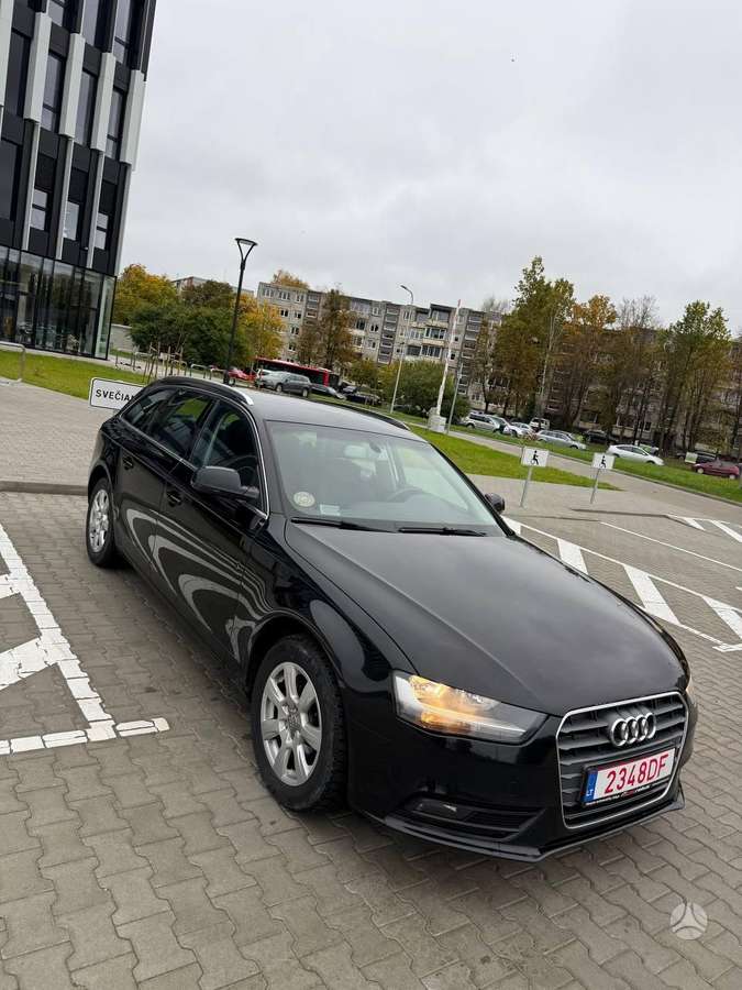 Audi A4 2012 — rear view