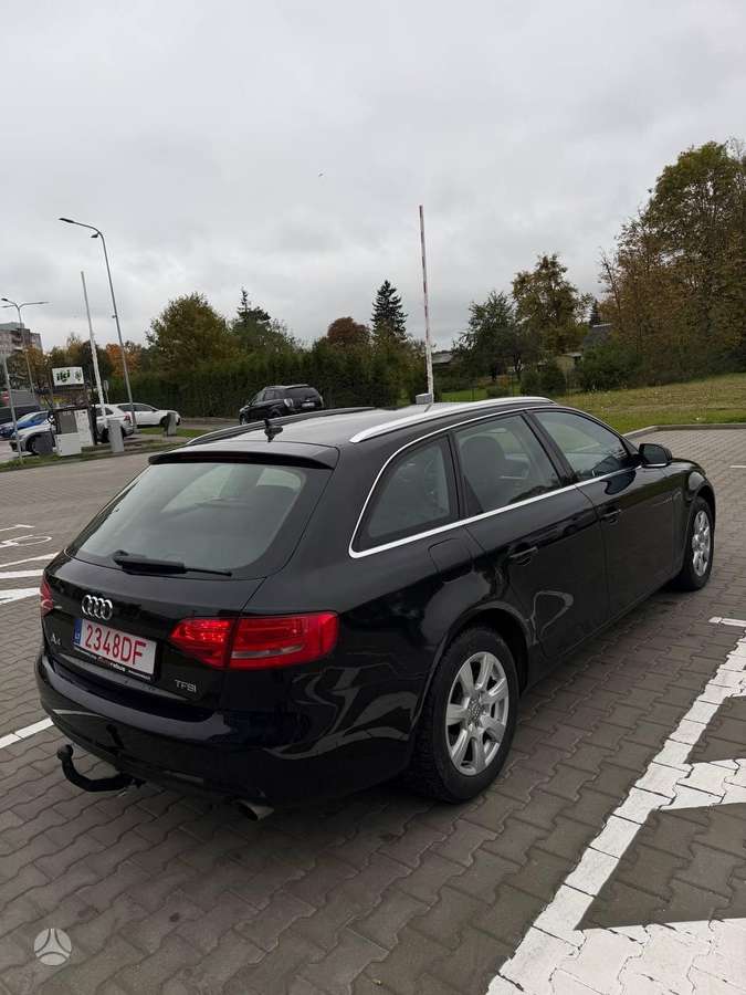 Audi A4 2012 — photo 8