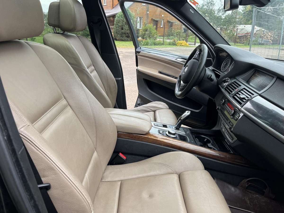BMW X5 2008 — вигляд ззаду