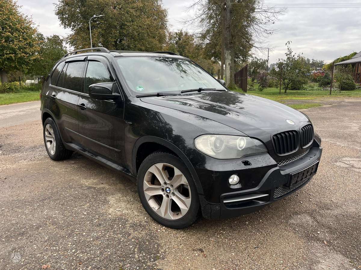 BMW X5 2008 — салон