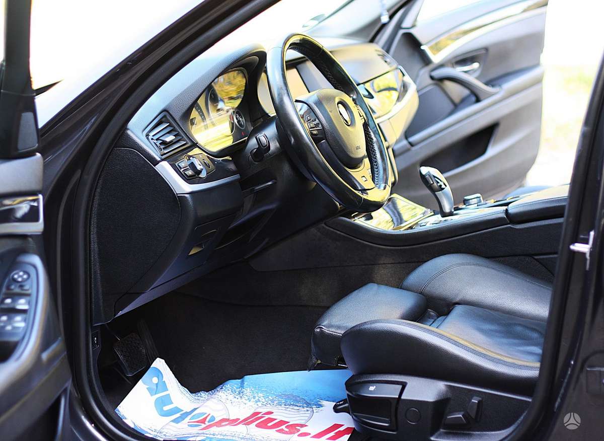 BMW 520 2013 — photo 19