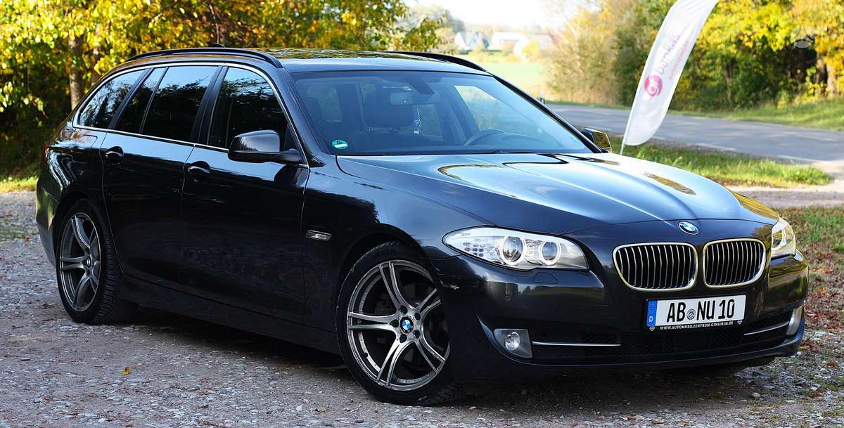 BMW 520 2013 — rear view