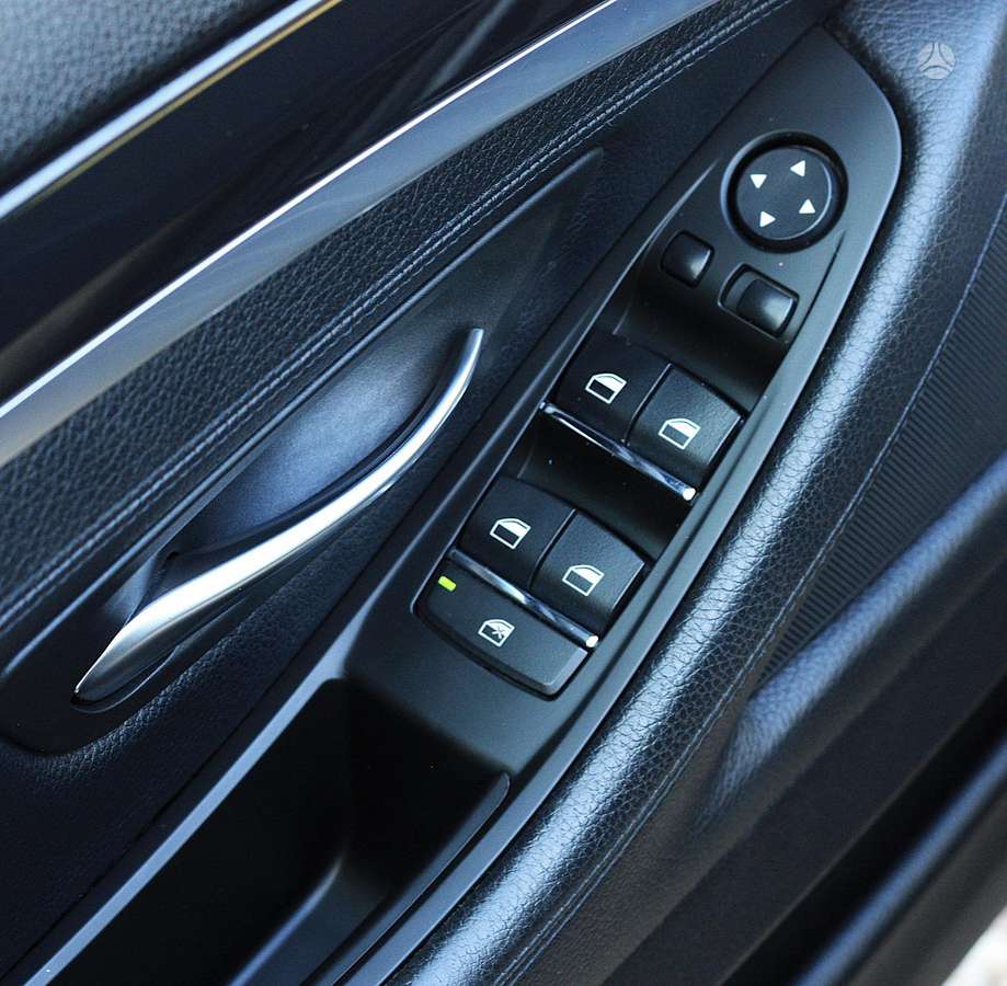 BMW 520 2013 — photo 20
