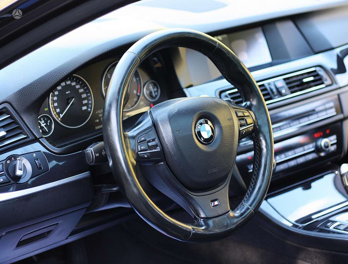 BMW 520 2013 — photo 21