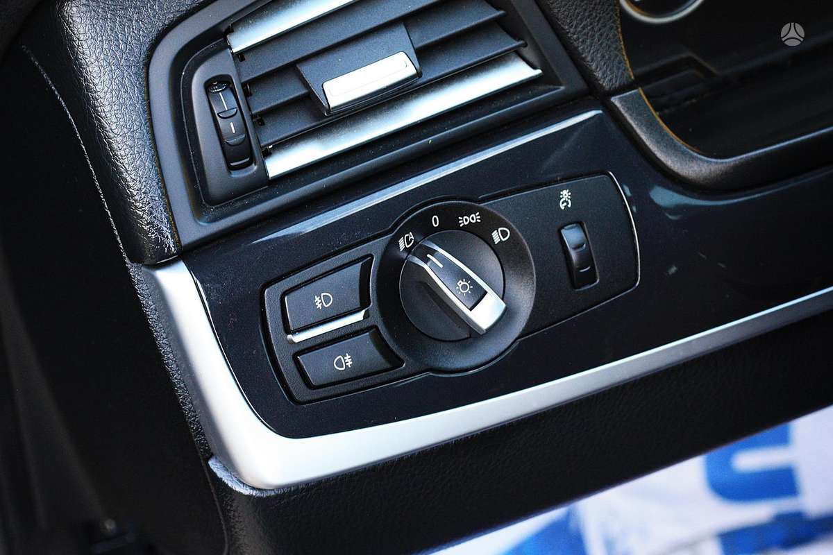 BMW 520 2013 — photo 24