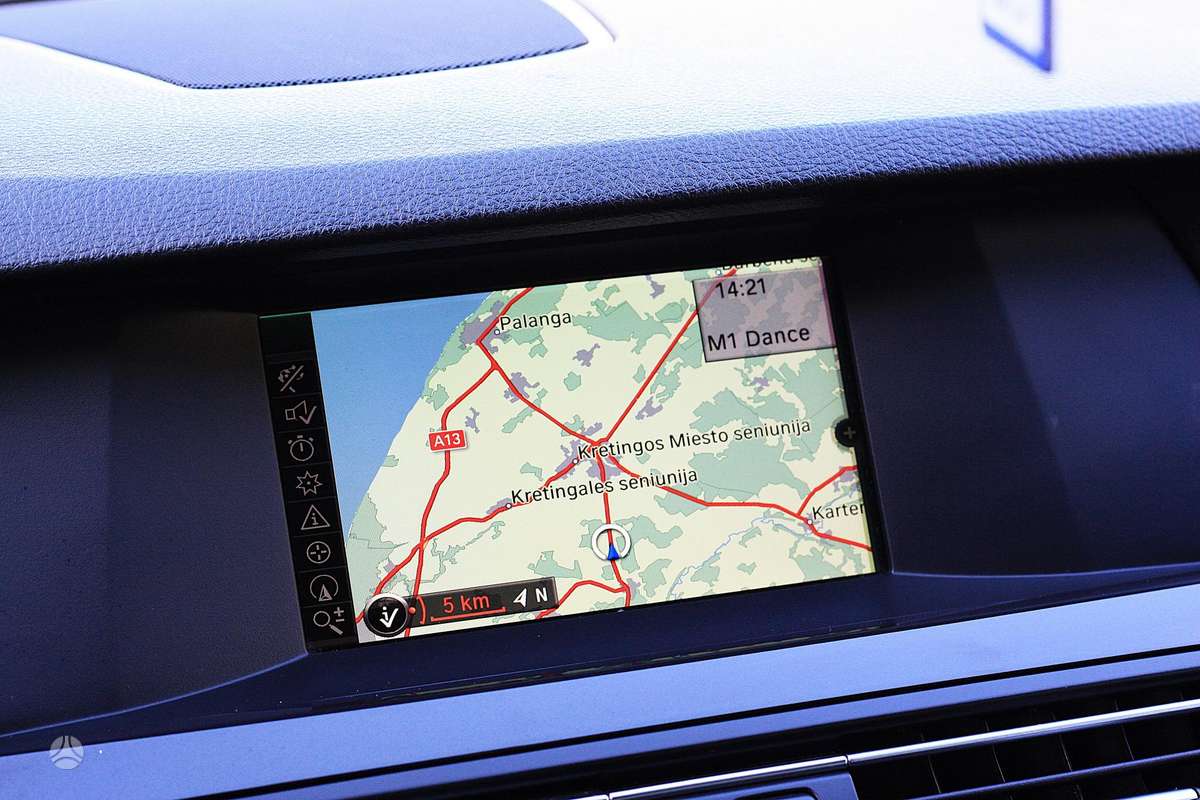 BMW 520 2013 — photo 26