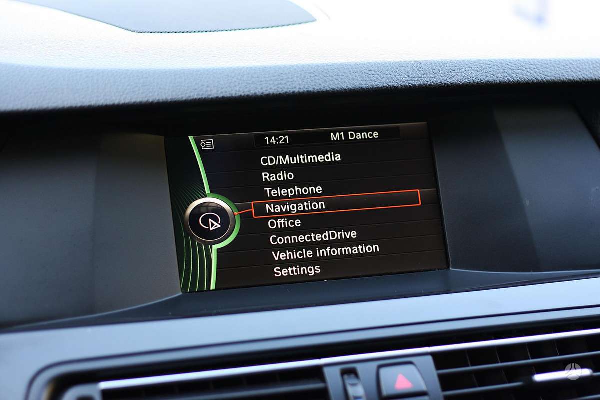 BMW 520 2013 — photo 28