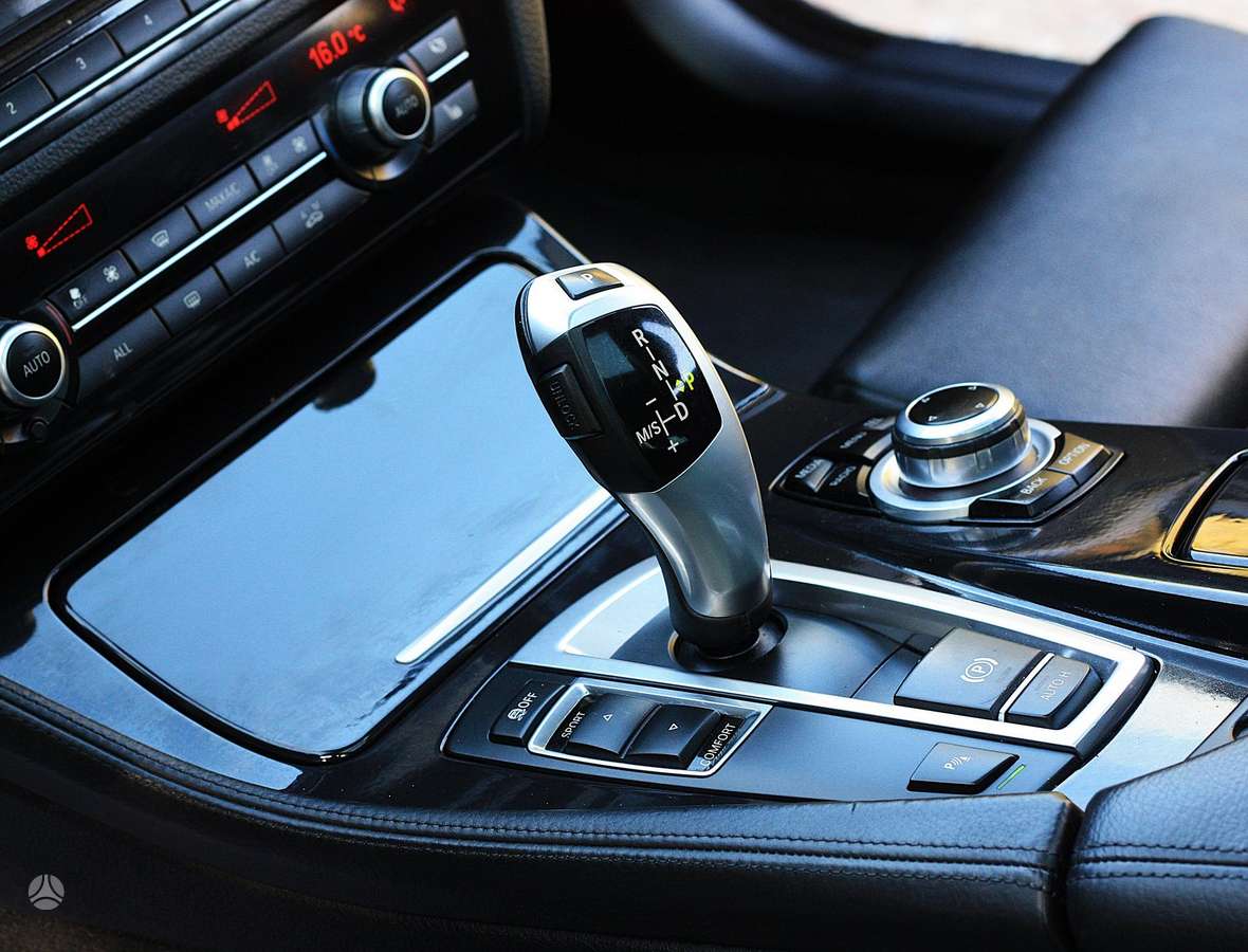 BMW 520 2013 — photo 29