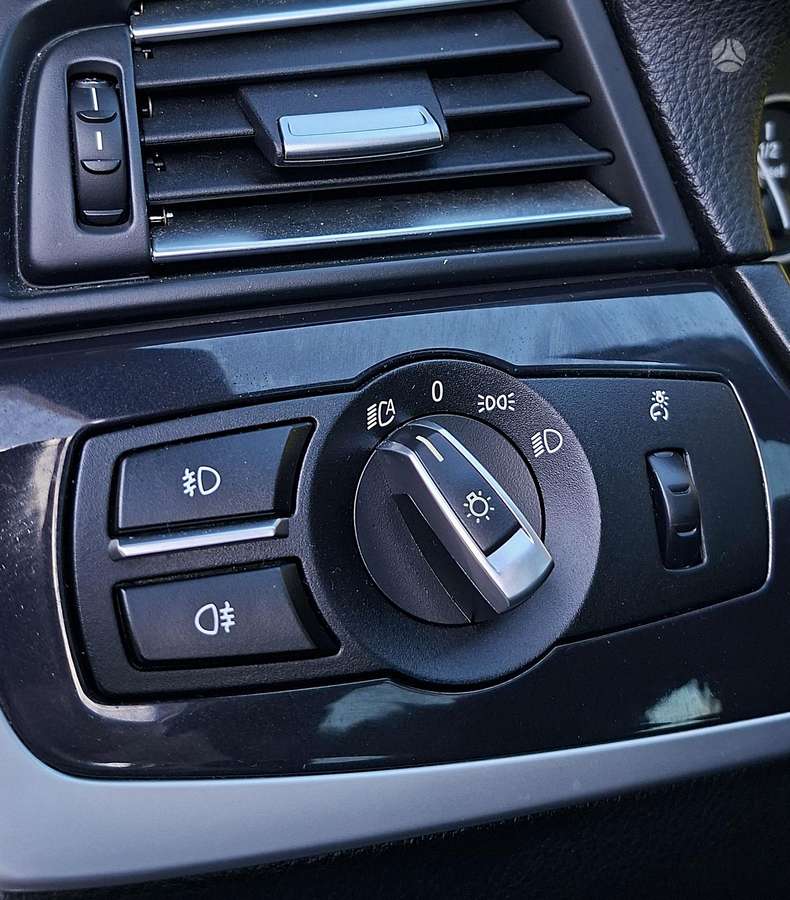 BMW 520 2013 — photo 30