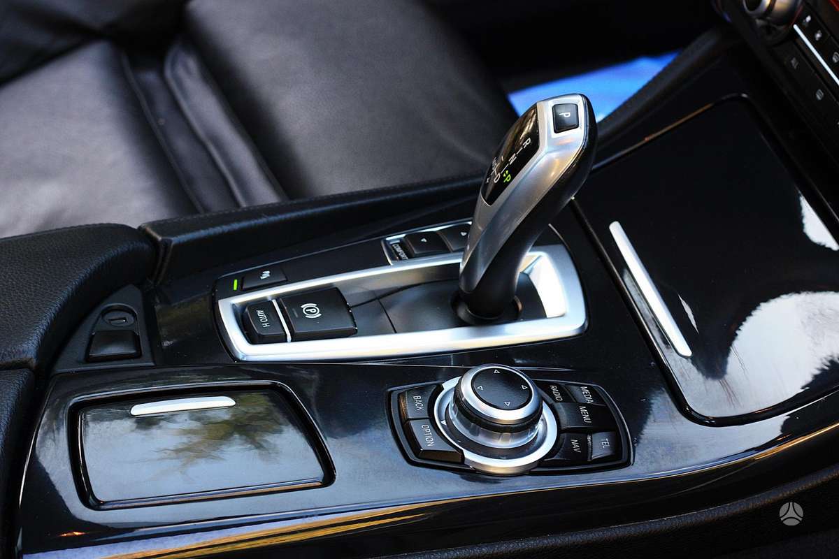 BMW 520 2013 — photo 33