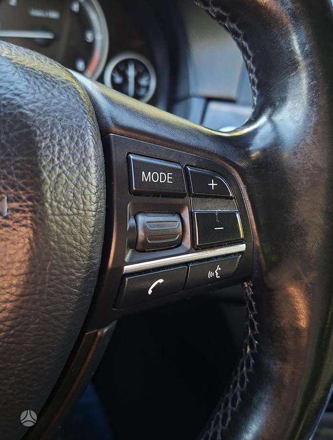 BMW 520 2013 — photo 36