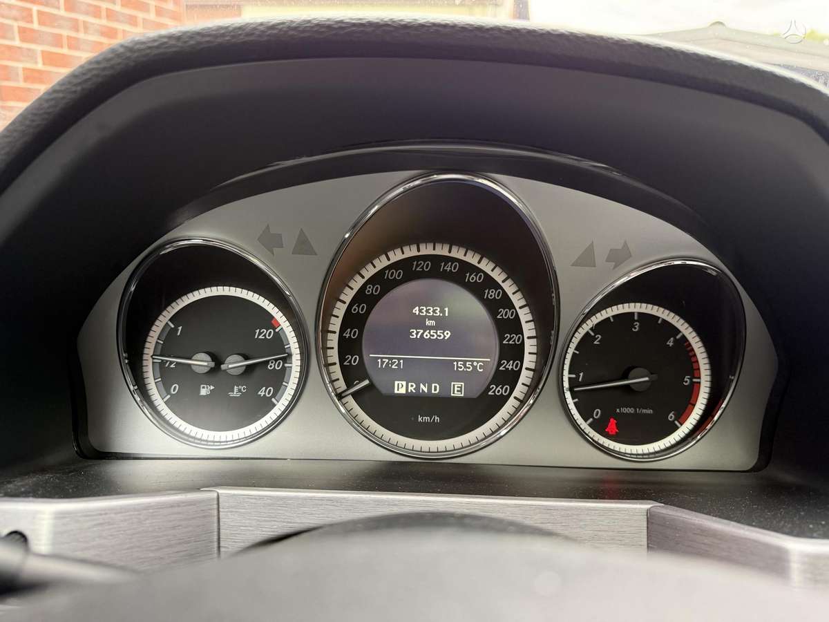 Mercedes-Benz GLK220 2011 — photo 9
