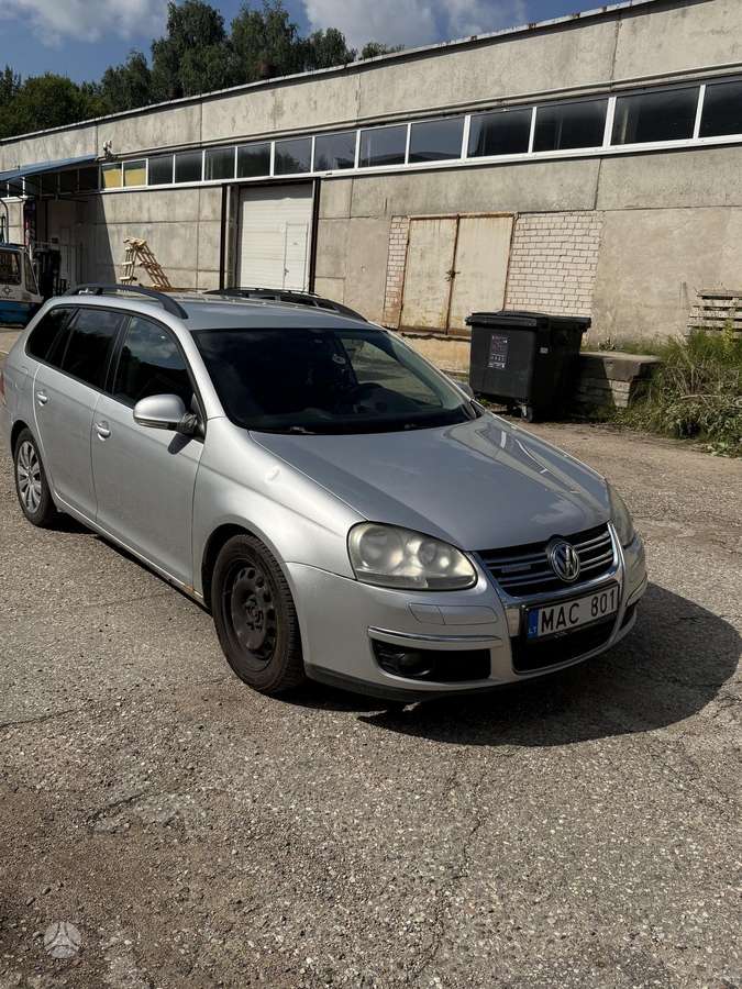 Volkswagen Golf 2009 — rear view