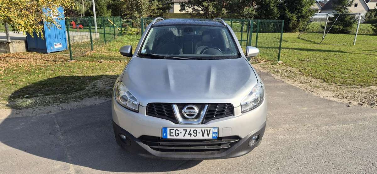 Nissan Qashqai 2013 — rear view