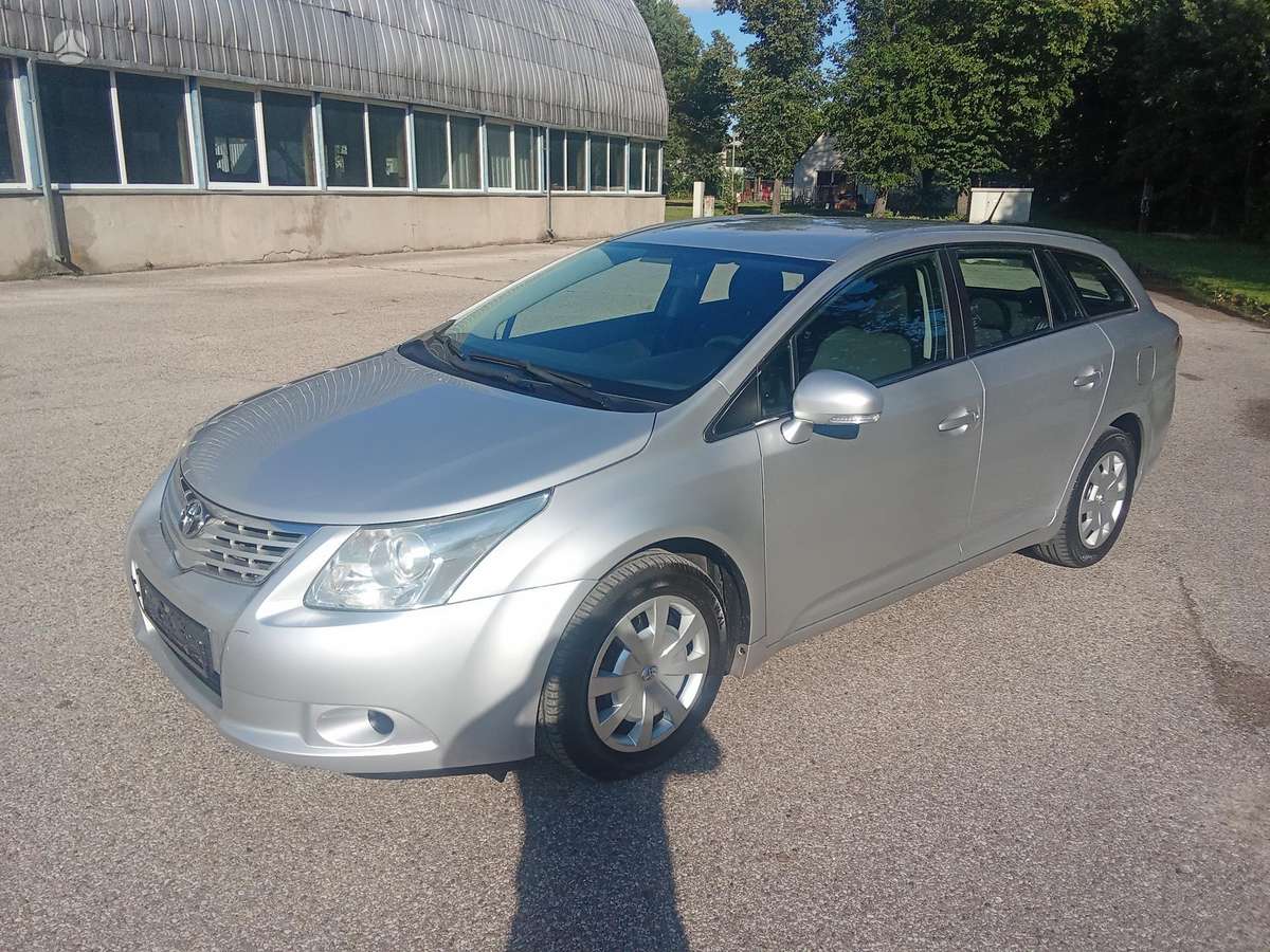 Toyota Avensis 2011 — photo 14