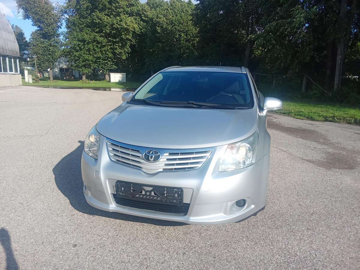 Toyota Avensis 2011 — photo 15