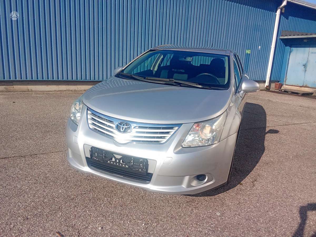 Toyota Avensis 2011 — photo 16