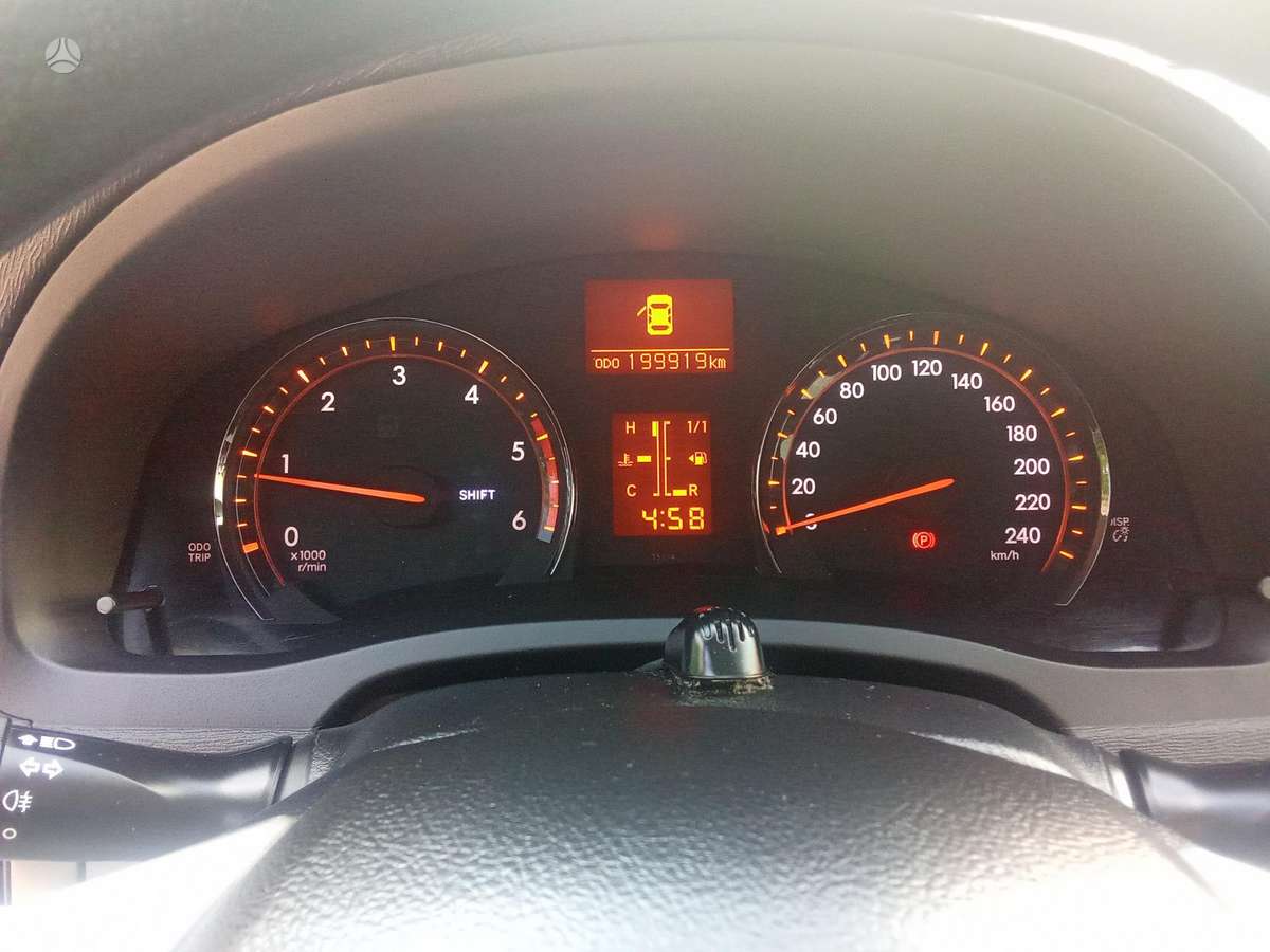 Toyota Avensis 2011 — photo 27