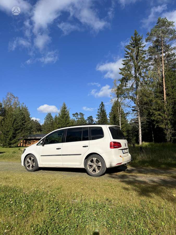 Volkswagen Touran 2013 — engine 1197 cm³, 105 HP (77kW)
