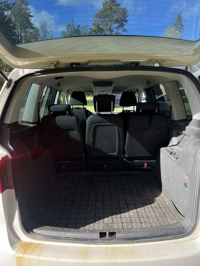 Volkswagen Touran 2013 — photo 7