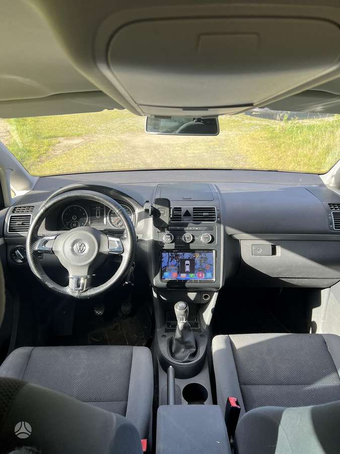 Volkswagen Touran 2013 — photo 9