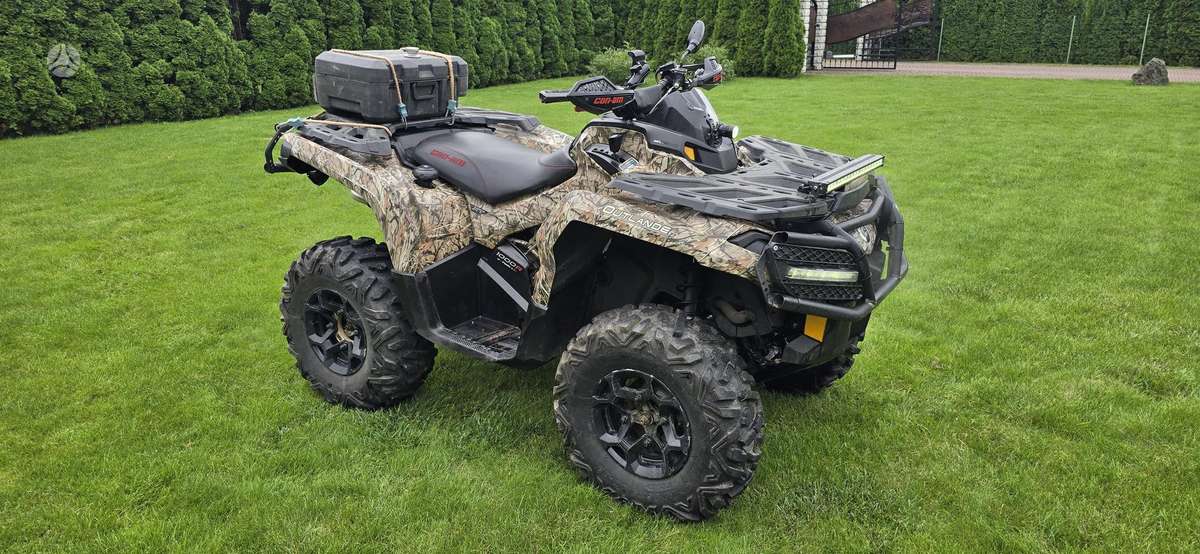 Can-Am Outlander 2013 — rear view