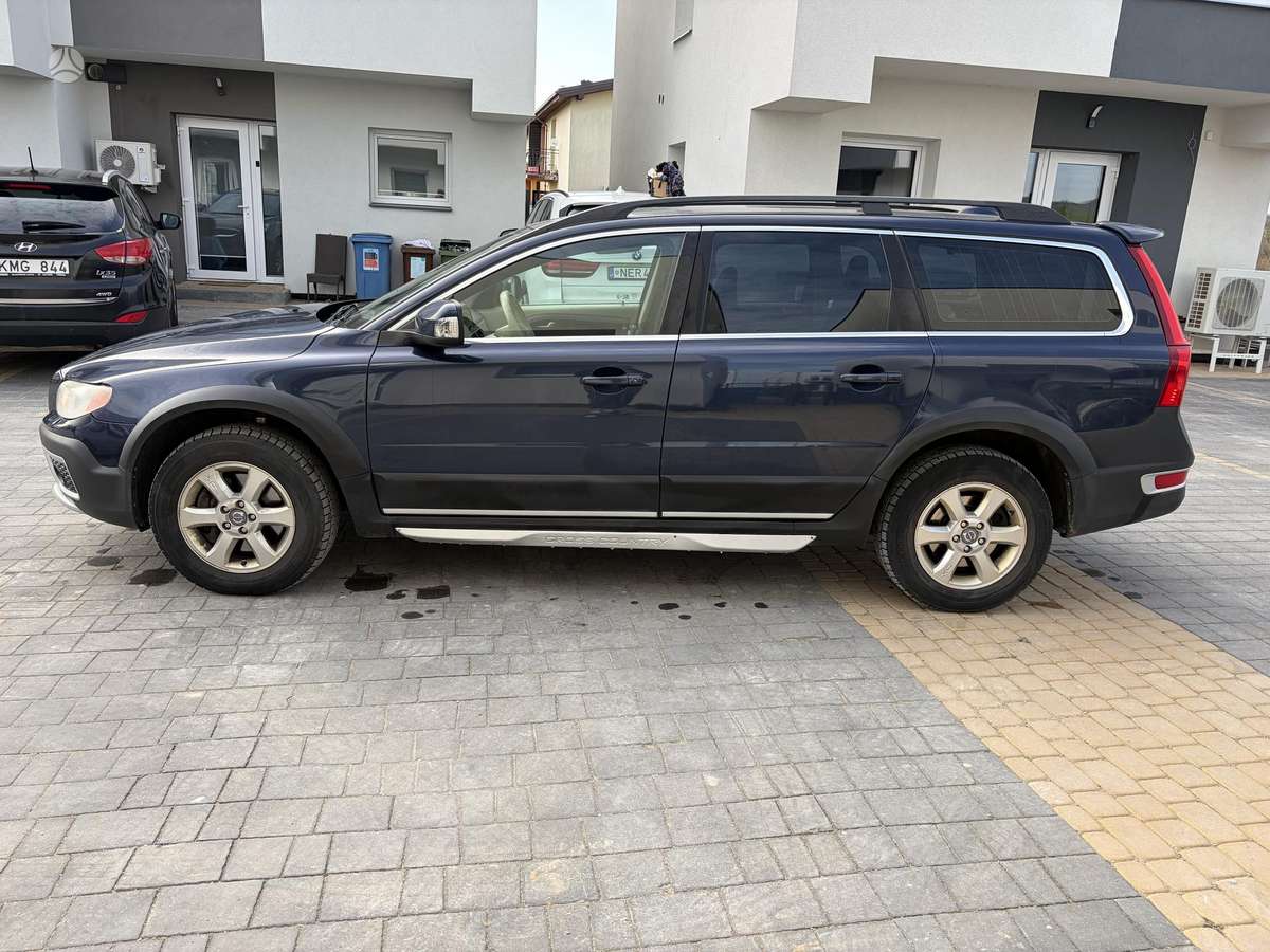 Volvo XC70 2010 — engine 2400 cm³, 163 HP (120kW)