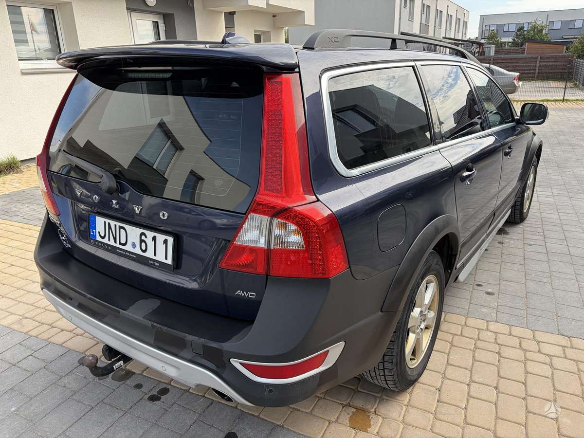 Volvo XC70 2010 — photo 8