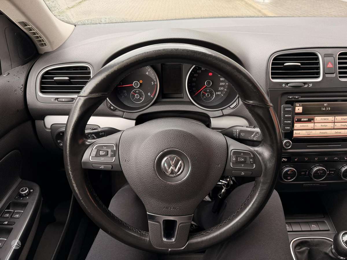 Volkswagen Golf 2010 — photo 12