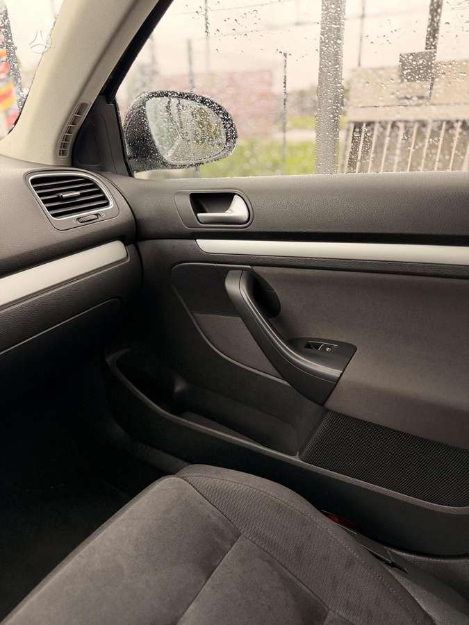 Volkswagen Golf 2010 — photo 16